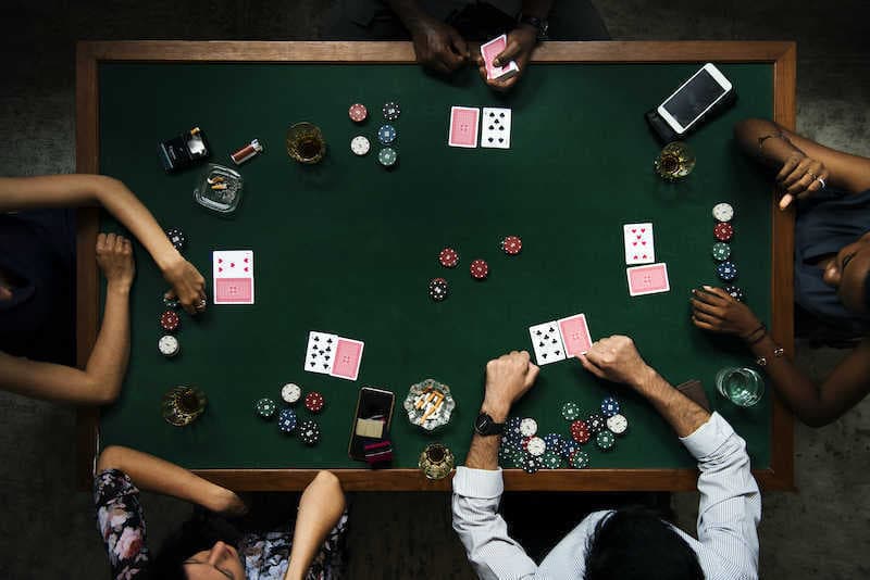 Cách đọc bài đối thủ khi chơi Poker