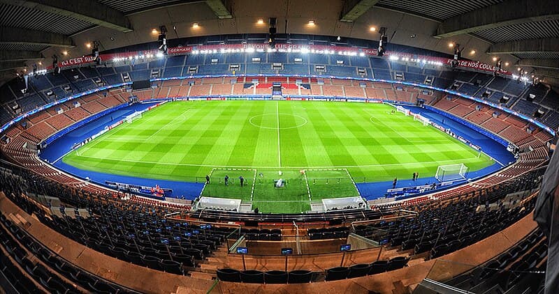 Sân vận động Parc des Princes xuất hiện UEFA Euro 1984