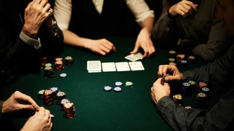 Vì sao phải nắm cách đọc bài đối thủ khi chơi Poker?